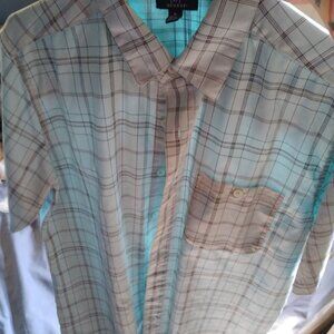 Short sleeve button up